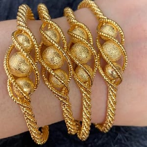 Bangles Bracelet in Gold
